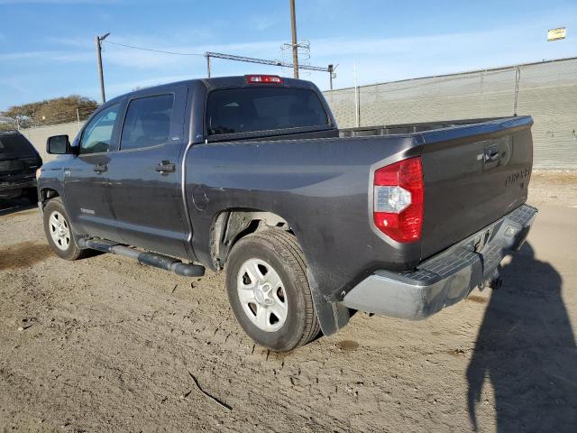 5TFEY5F16FX190950 - 2015 TOYOTA TUNDRA CREWMAX SR5 GRAY photo 2