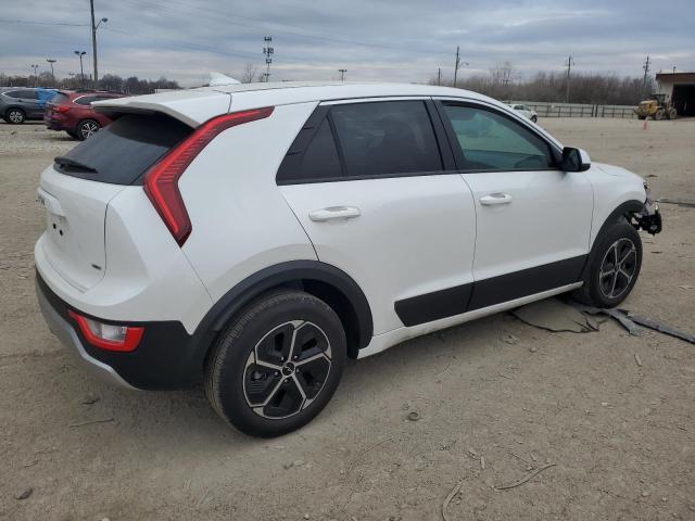 KNDCP3LE6P5093203 - 2023 KIA NIRO LX WHITE photo 3