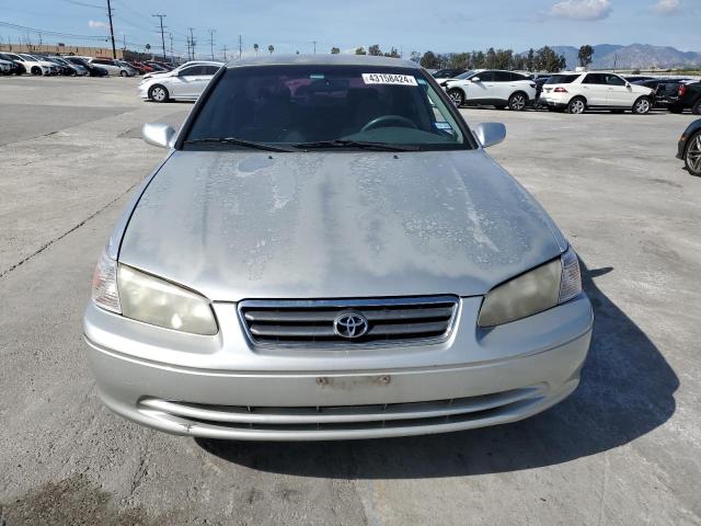 4T1BG22K11U040964 - 2001 TOYOTA CAMRY CE GRAY photo 5