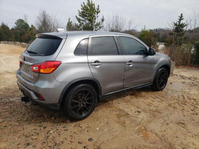 JA4AR3AUXJU010682 - 2018 MITSUBISHI OUTLANDER ES GRAY photo 3