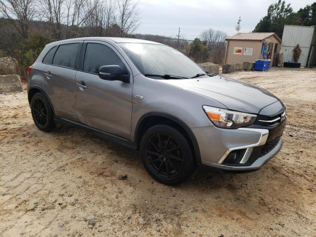 JA4AR3AUXJU010682 - 2018 MITSUBISHI OUTLANDER ES GRAY photo 4