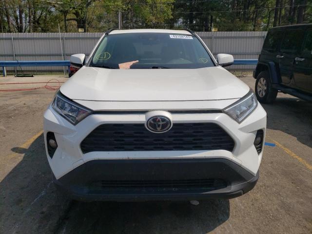 JTMC1RFV8LD517853 - 2020 TOYOTA RAV4 XLE PREMIUM WHITE photo 5