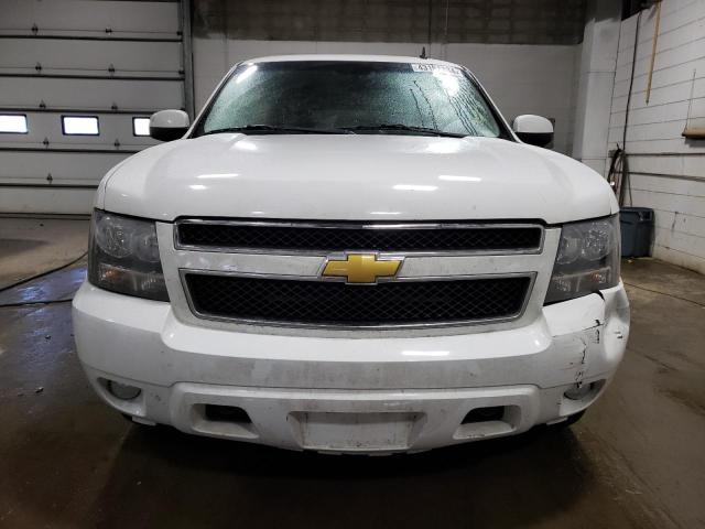 1GNSKJE75DR214361 - 2013 CHEVROLET SUBURBAN K1500 LT WHITE photo 5