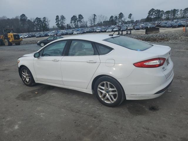 3FA6P0H70DR105382 - 2013 FORD FUSION SE WHITE photo 2