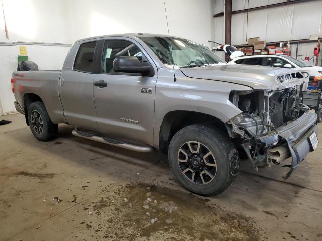 5TFUY5F13FX418799 - 2015 TOYOTA TUNDRA DOUBLE CAB SR/SR5 SILVER photo 4