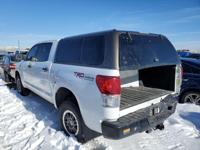 5TFDY5F14DX309748 - 2013 TOYOTA TUNDRA CREWMAX SR5 WHITE photo 2