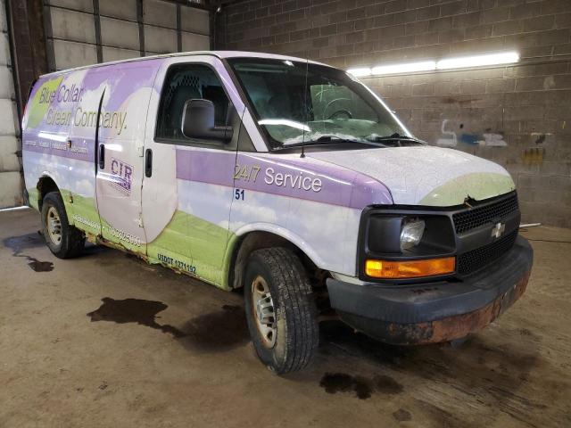 1GCGG25C081108388 - 2008 CHEVROLET EXPRESS G2 WHITE photo 4