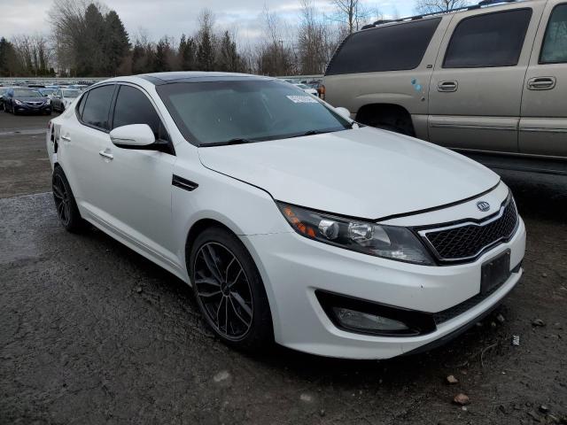 5XXGR4A63CG011561 - 2012 KIA OPTIMA SX WHITE photo 4