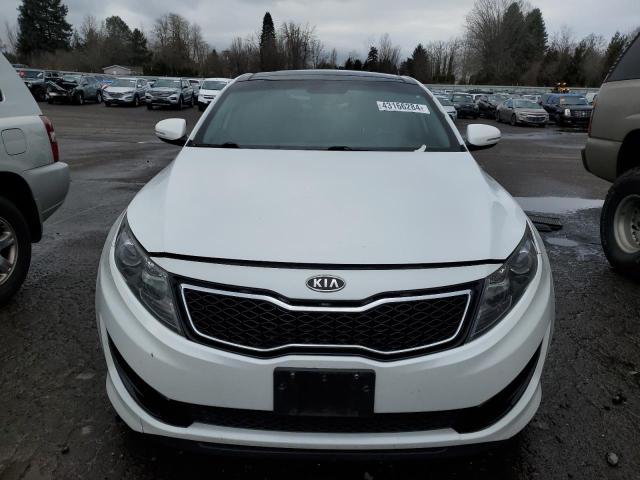 5XXGR4A63CG011561 - 2012 KIA OPTIMA SX WHITE photo 5