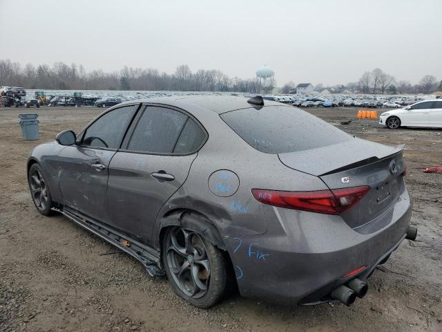ZARFAEEN0J7570863 - 2018 ALFA ROMEO GIULIA TI Q4 GRAY photo 2
