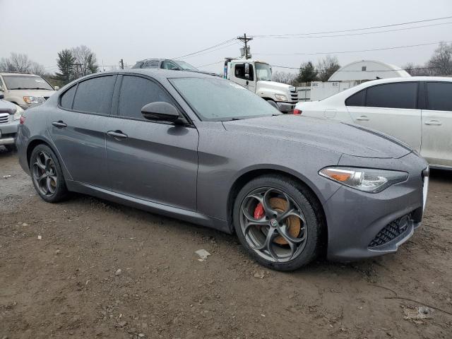ZARFAEEN0J7570863 - 2018 ALFA ROMEO GIULIA TI Q4 GRAY photo 4