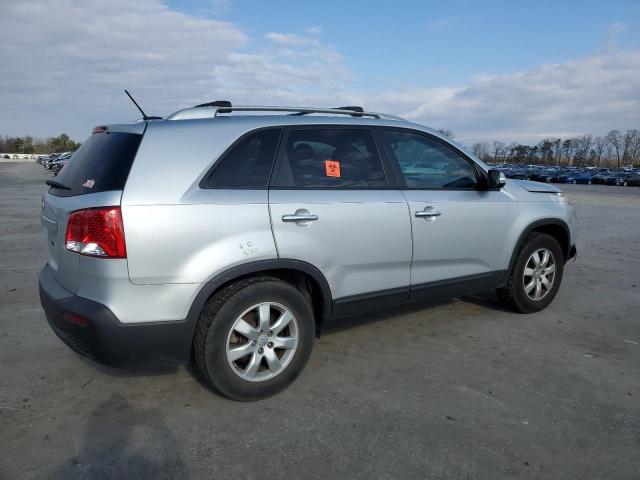 5XYKT3A64CG262770 - 2012 KIA SORENTO BASE SILVER photo 3