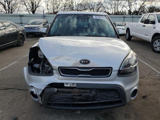 KNDJT2A63C7379971 - 2012 KIA SOUL + SILVER photo 5