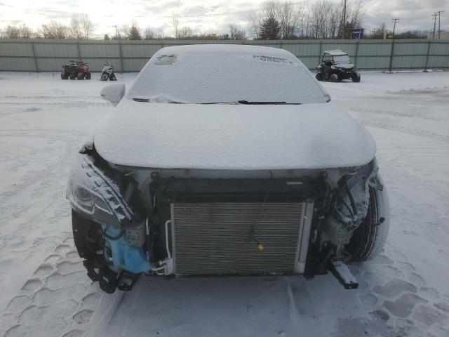 1G4ZP5SS3JU144369 - 2018 BUICK LACROSSE ESSENCE WHITE photo 5