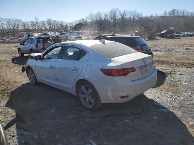 19VDE1F73DE010492 - 2013 ACURA ILX 20 TECH WHITE photo 2