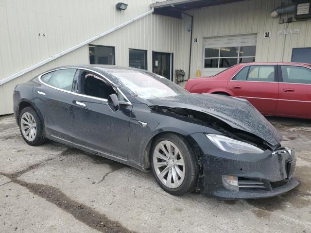 5YJSA1E22LF354405 - 2020 TESLA MODEL S BLACK photo 4