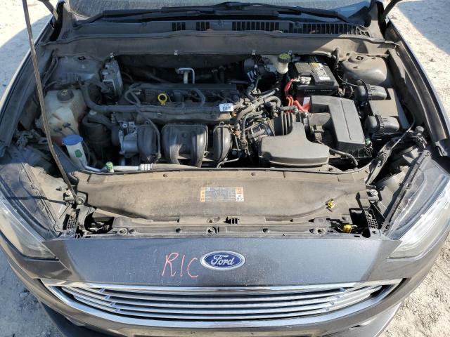 3FA6P0H79HR211853 - 2017 FORD FUSION SE GRAY photo 11