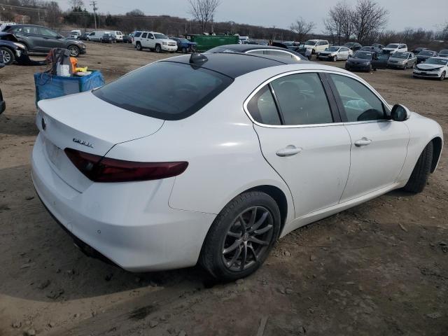 ZARFAEDN2J7576679 - 2018 ALFA ROMEO GIULIA Q4 白色 照片 3
