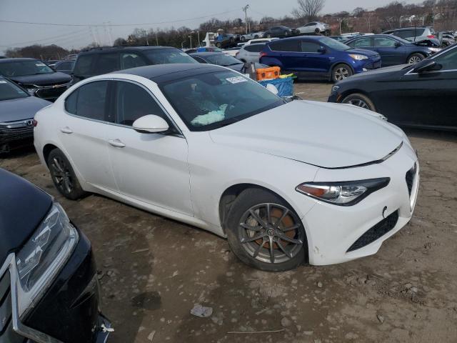 ZARFAEDN2J7576679 - 2018 ALFA ROMEO GIULIA Q4 白色 照片 4