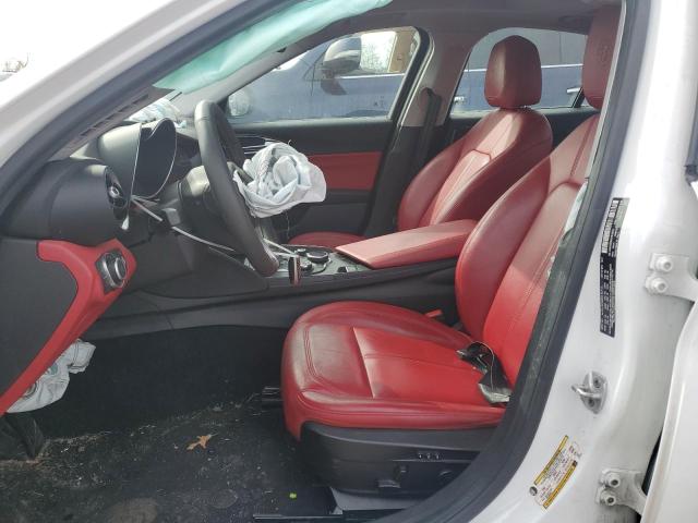 ZARFAEDN2J7576679 - 2018 ALFA ROMEO GIULIA Q4 白色 照片 7