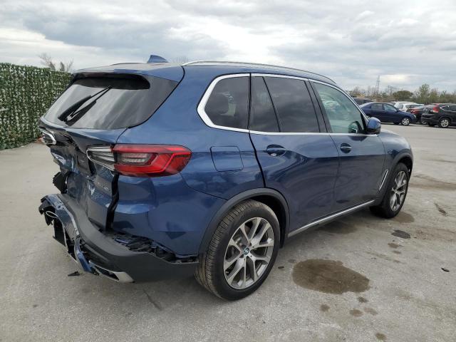 5UXCR6C51KLL10297 - 2019 BMW X5 XDRIVE40I BLUE photo 3