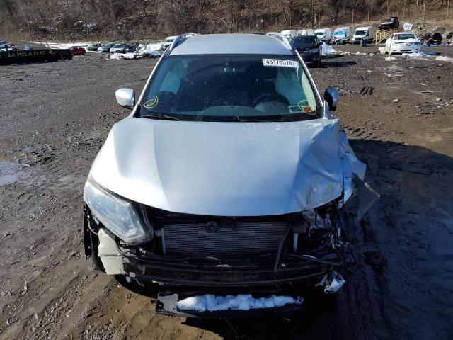 KNMAT2MVXFP548438 - 2015 NISSAN ROGUE S SILVER photo 5