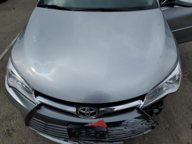 4T4BF1FK9FR446365 - 2015 TOYOTA CAMRY LE SILVER photo 11