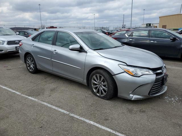 4T4BF1FK9FR446365 - 2015 TOYOTA CAMRY LE SILVER photo 4