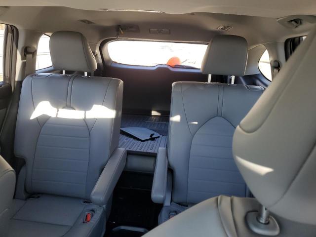 5TDGZRBH2NS212818 - 2022 TOYOTA HIGHLANDER XLE GRAY photo 10