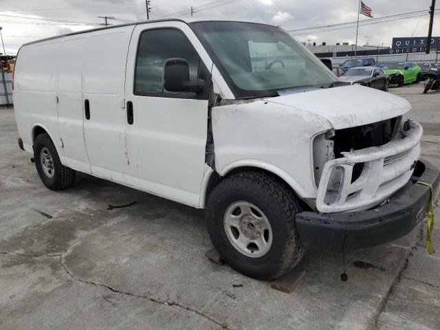 1GCFG15X741108410 - 2004 CHEVROLET EXPRESS G1 WHITE photo 4