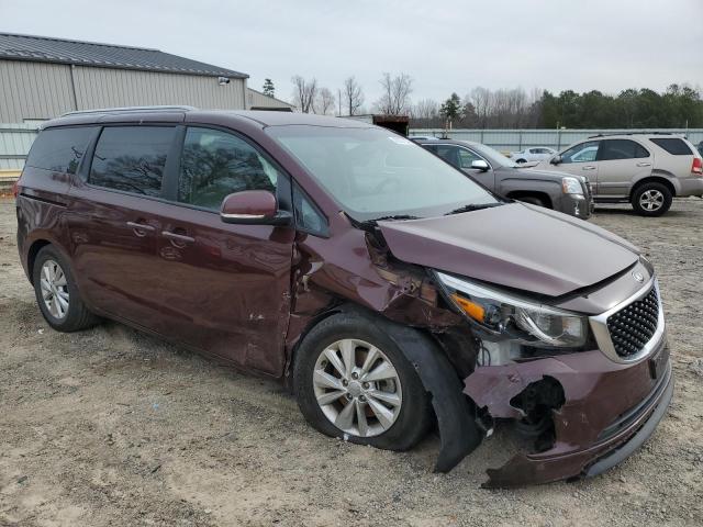 KNDMB5C15H6282142 - 2017 KIA SEDONA LX BURGUNDY photo 4