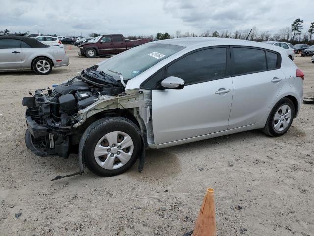 KNAFK5A86J5774017 - 2018 KIA FORTE LX SILVER photo 1