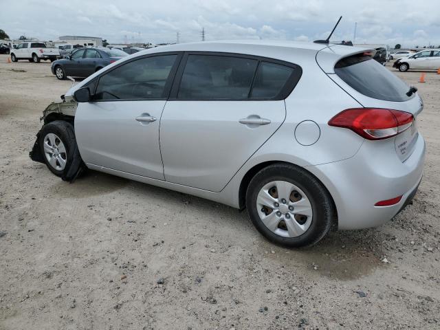 KNAFK5A86J5774017 - 2018 KIA FORTE LX SILVER photo 2