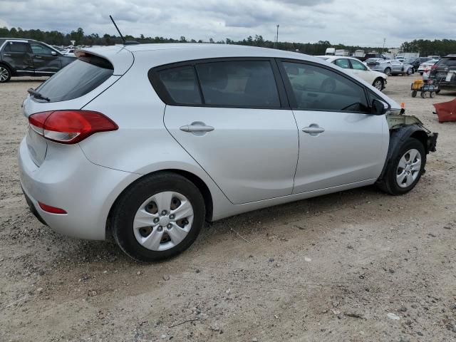 KNAFK5A86J5774017 - 2018 KIA FORTE LX SILVER photo 3