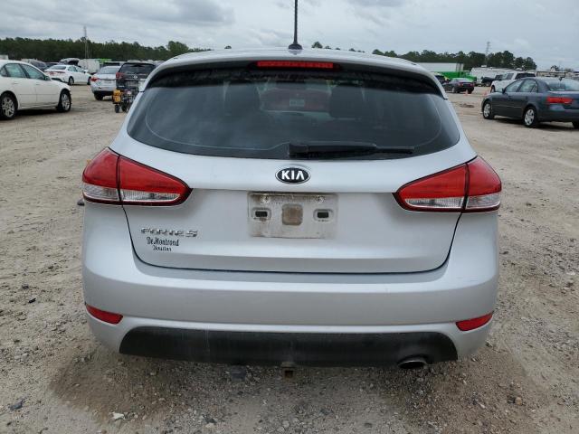 KNAFK5A86J5774017 - 2018 KIA FORTE LX SILVER photo 6