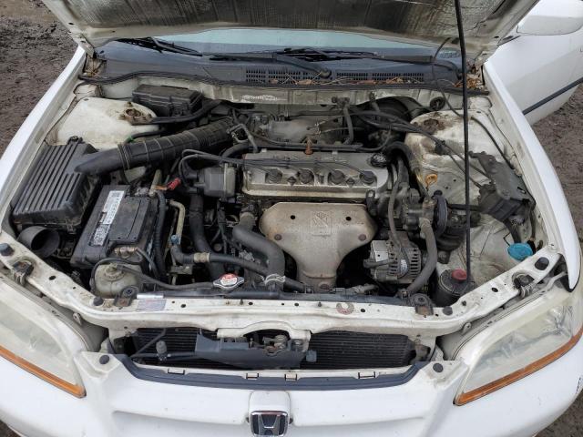 JHMCG5640YC000511 - 2000 HONDA ACCORD LX WHITE photo 11