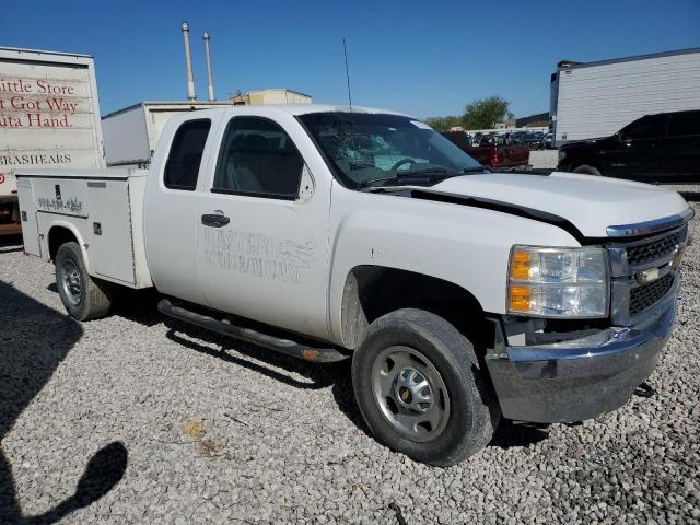 1GC2CVCG4CZ313512 - 2012 CHEVROLET SILVERADO C2500 HEAVY DUTY WHITE photo 4