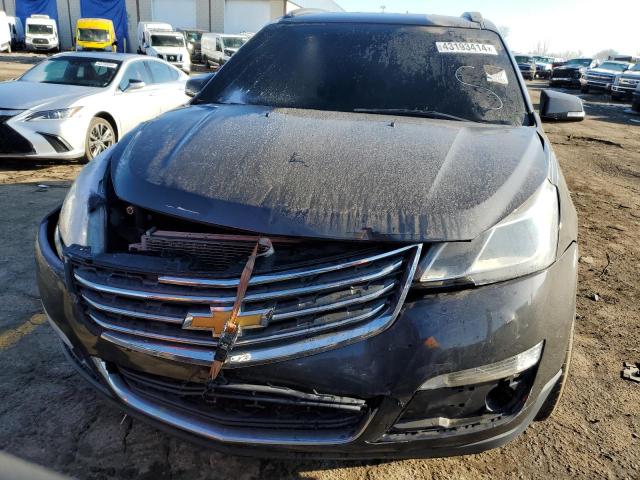 1GNKRGKD3HJ142105 - 2017 CHEVROLET TRAVERSE LT GRAY photo 5