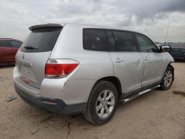 5TDZK3EH7BS039105 - 2011 TOYOTA HIGHLANDER BASE SILVER photo 3