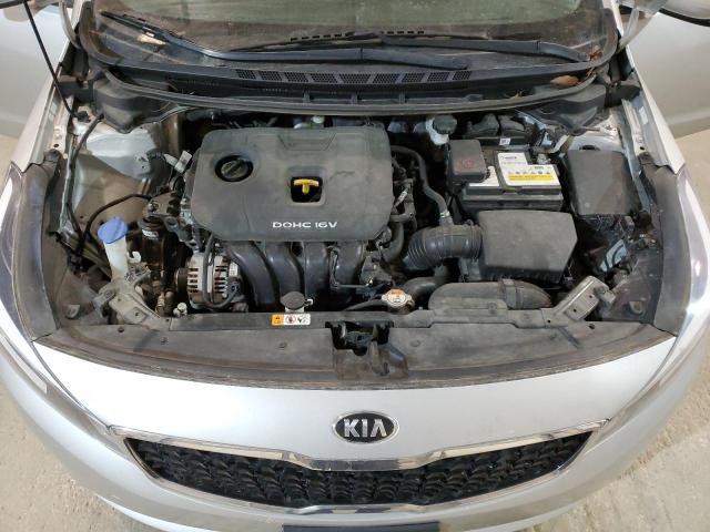 3KPFL4A73JE274385 - 2018 KIA FORTE LX GRAY photo 11