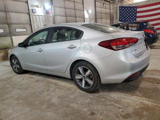 3KPFL4A73JE274385 - 2018 KIA FORTE LX GRAY photo 2