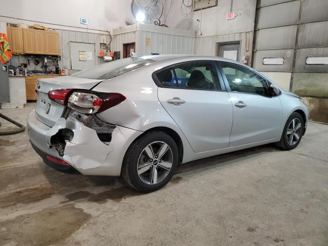 3KPFL4A73JE274385 - 2018 KIA FORTE LX GRAY photo 3