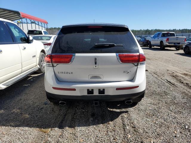 2LMDJ6JK6DBL12328 - 2013 LINCOLN MKX WHITE photo 6