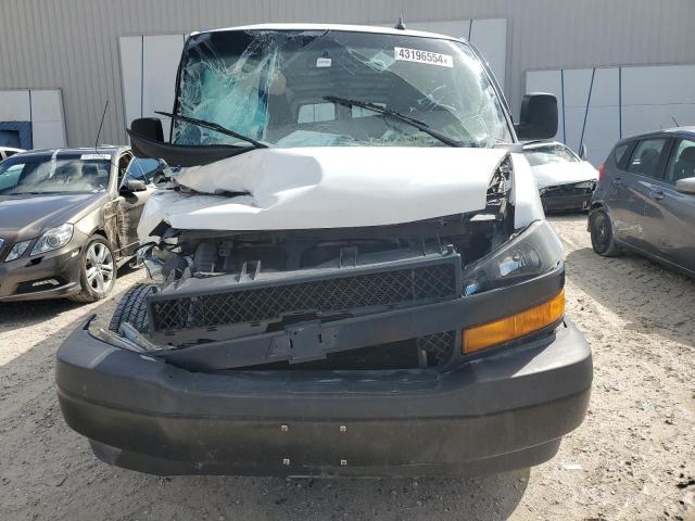 1GCWGBFP8K1155981 - 2019 CHEVROLET EXPRESS G2 WHITE photo 5