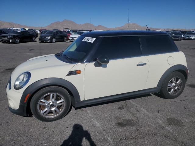 2013 MINI COOPER, 