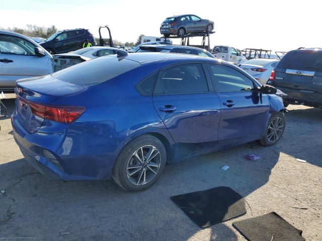 3KPF24AD3NE433968 - 2022 KIA FORTE FE BLUE photo 3