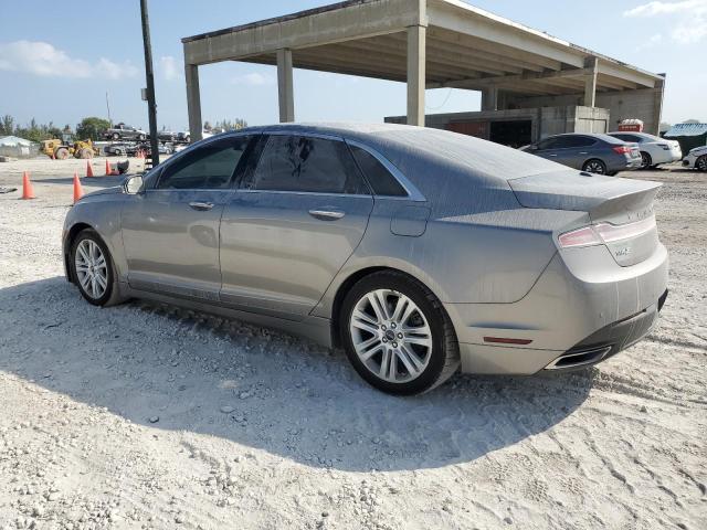 3LN6L2G97GR609013 - 2016 LINCOLN MKZ GRAY photo 2