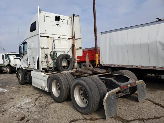 4V4NC9TG2BN275616 - 2011 VOLVO VN VNL WHITE photo 3