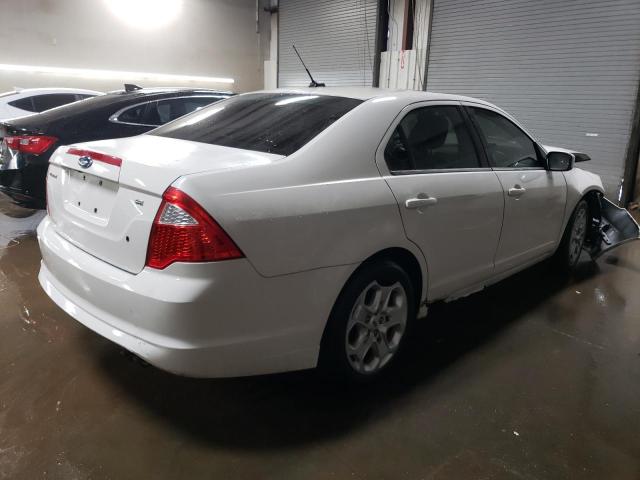 3FAHP0HA1AR188420 - 2010 FORD FUSION SE WHITE photo 3