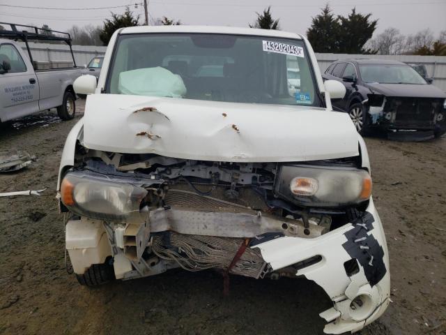 JN8AZ2KR4AT156404 - 2010 NISSAN CUBE BASE WHITE photo 5